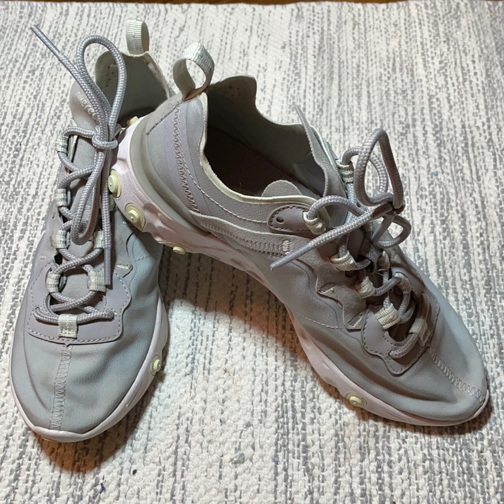 Nike React Element 55. Light Gray. Size 6.5